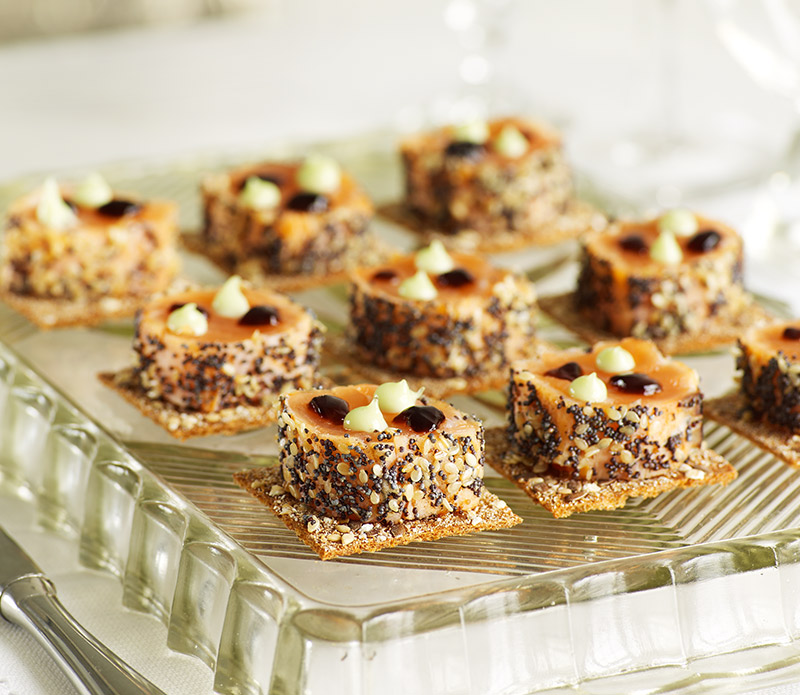 Sushi inspired salmon with soy jelly and wasabi mayonnaise | FINN CRISP